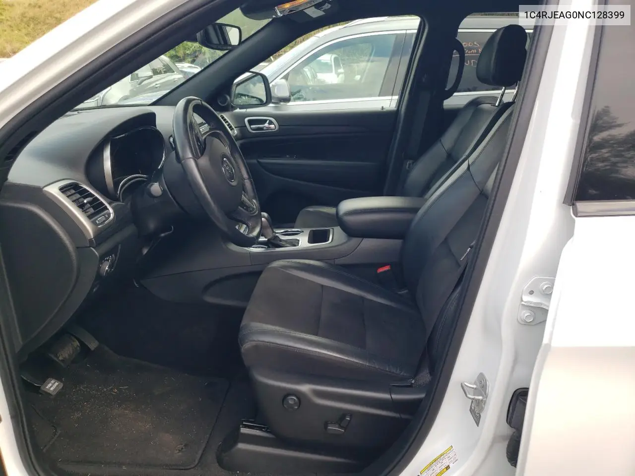 1C4RJEAG0NC128399 2022 Jeep Grand Cherokee Laredo E