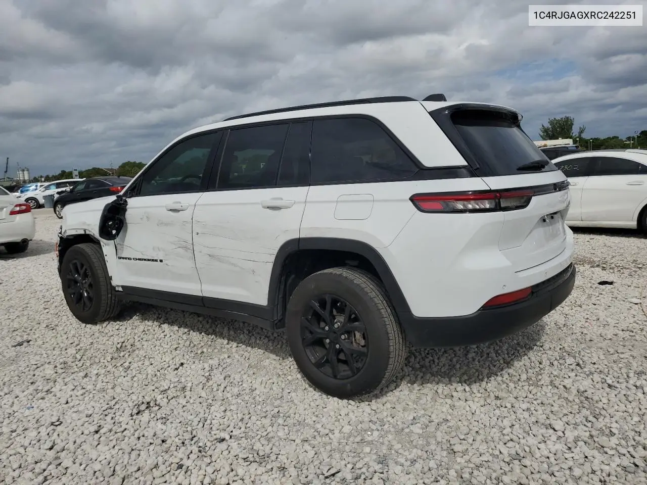 1C4RJGAGXRC242251 2024 Jeep Grand Cherokee Laredo