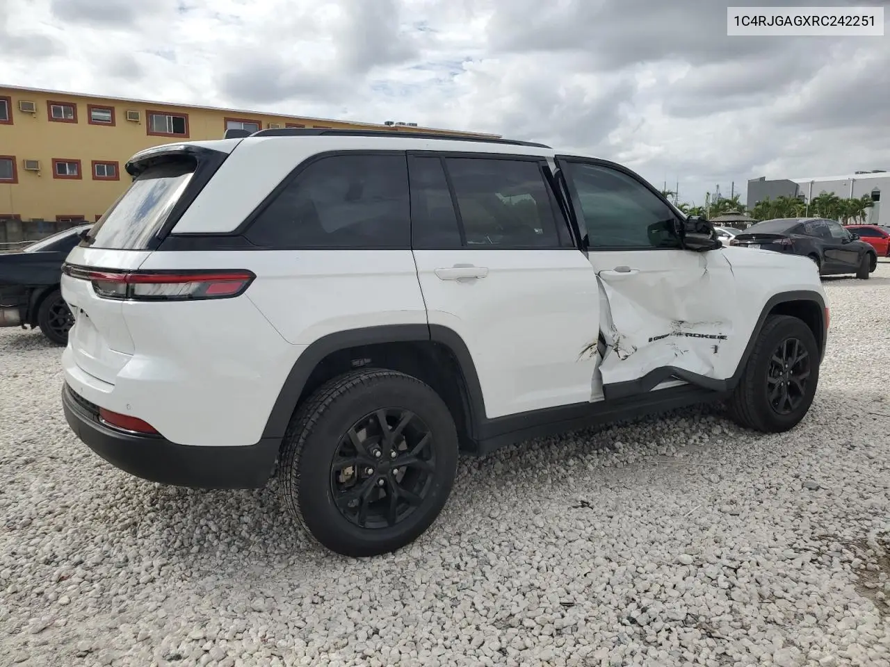 1C4RJGAGXRC242251 2024 Jeep Grand Cherokee Laredo
