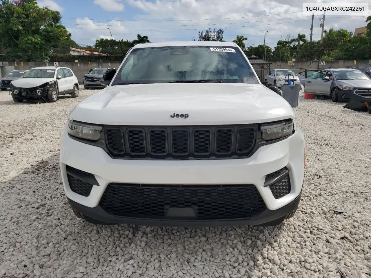 1C4RJGAGXRC242251 2024 Jeep Grand Cherokee Laredo