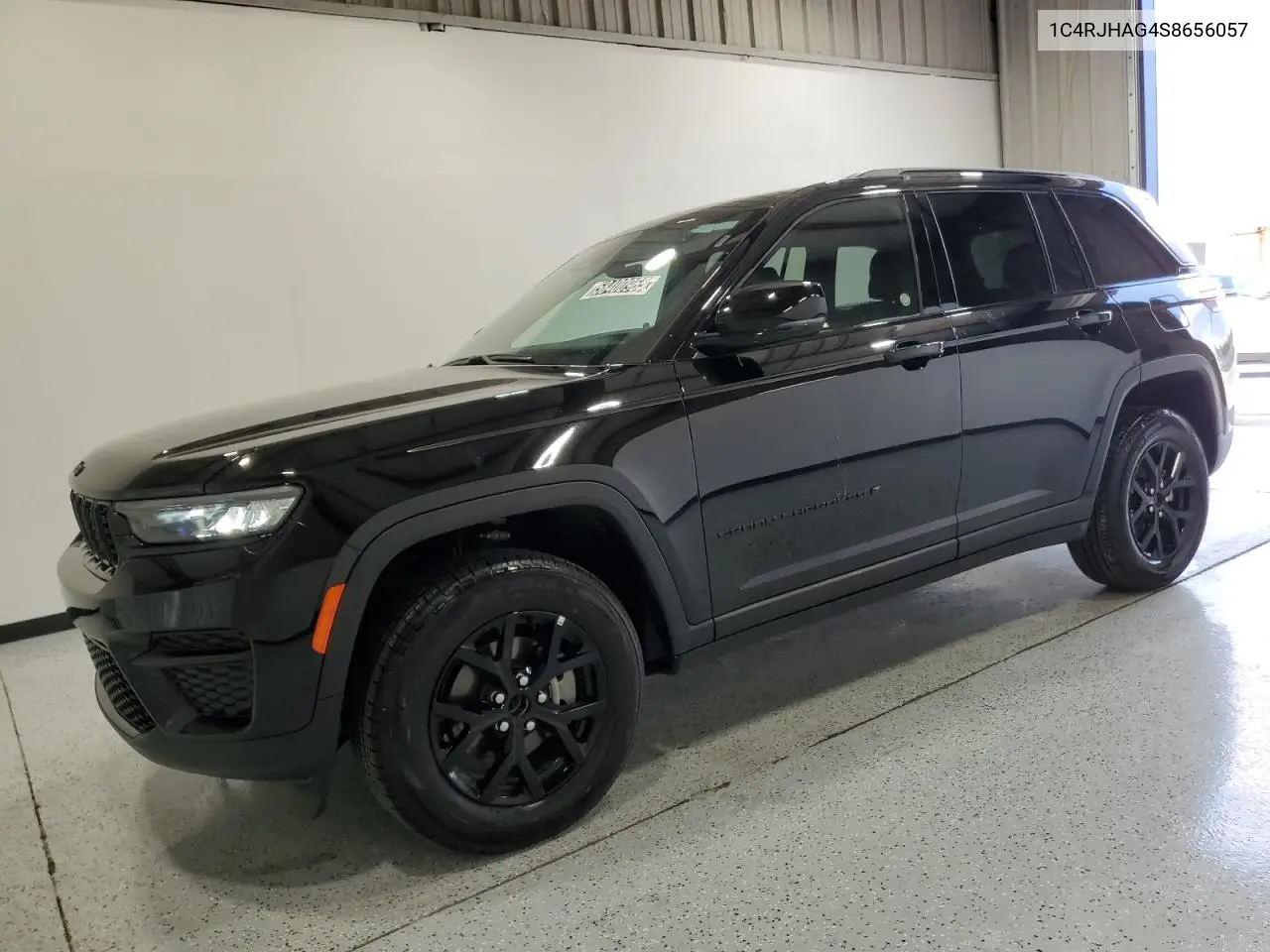 1C4RJHAG4S8656057 2025 Jeep Grand Cherokee Laredo