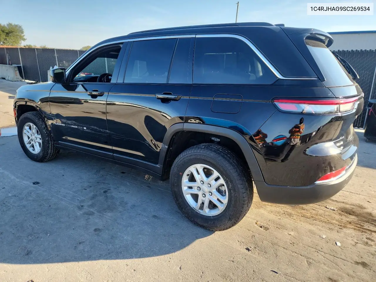 1C4RJHAG9SC269534 2025 Jeep Grand Cherokee Laredo