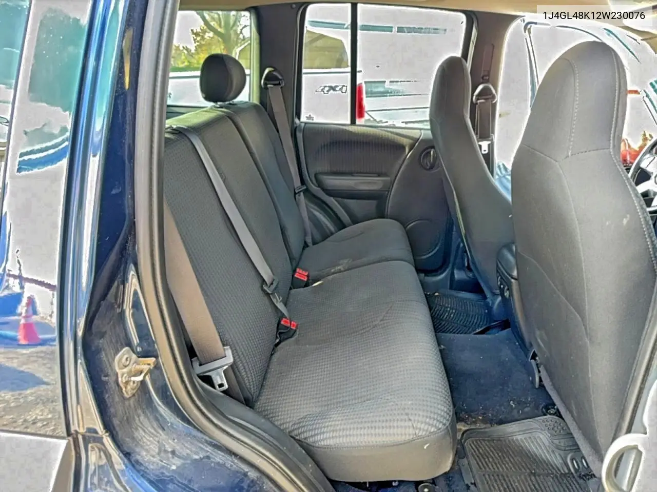 1J4GL48K12W230076 2002 Jeep Liberty Sport
