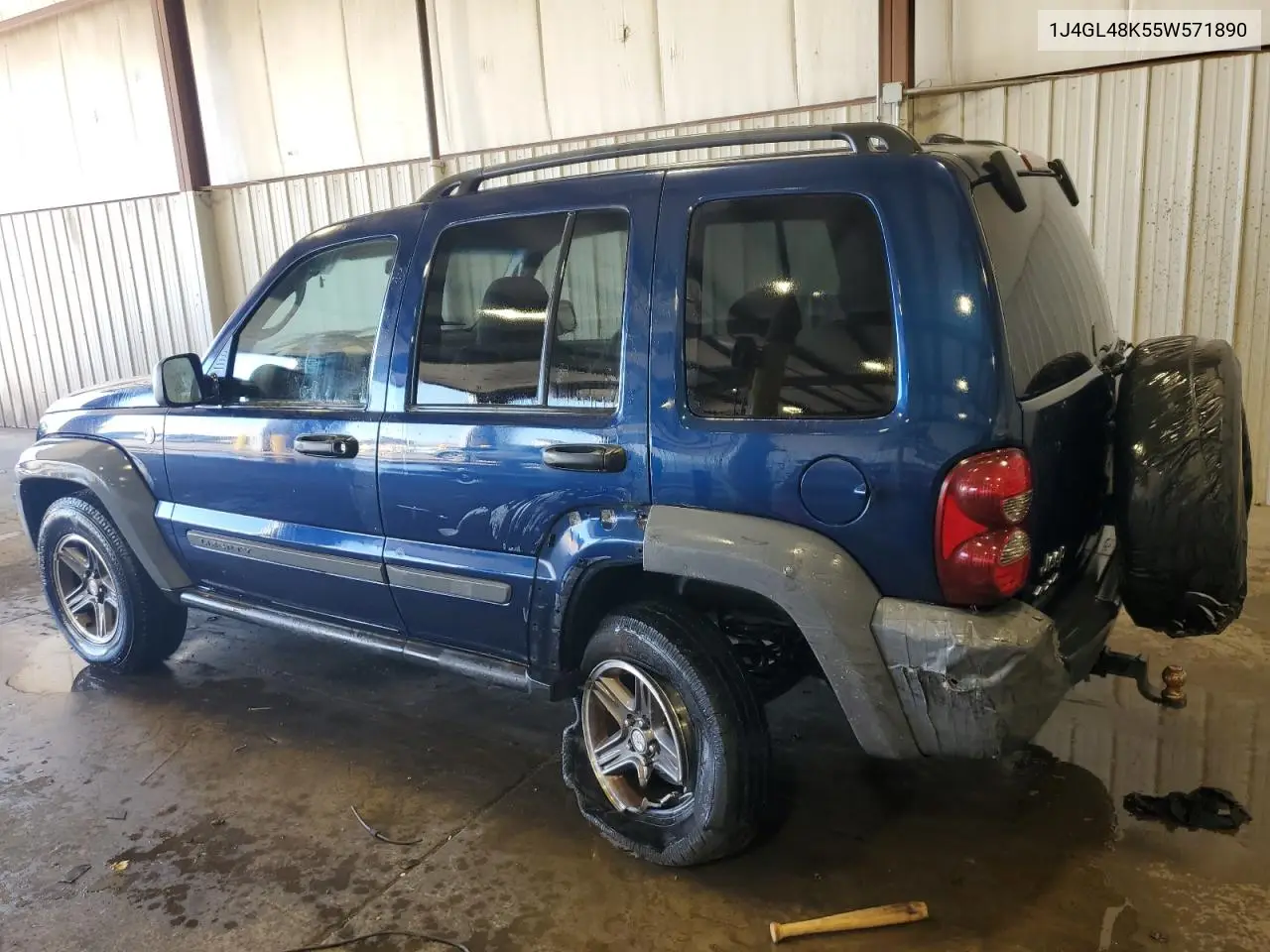 1J4GL48K55W571890 2005 Jeep Liberty Sport