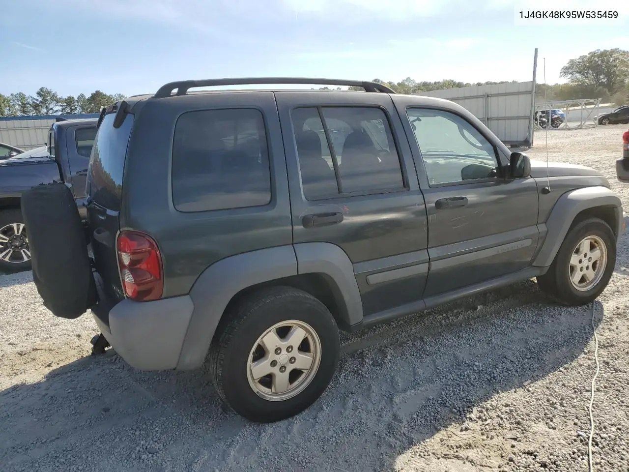 1J4GK48K95W535459 2005 Jeep Liberty Sport
