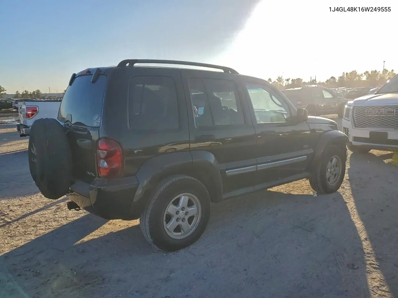 1J4GL48K16W249555 2006 Jeep Liberty Sport