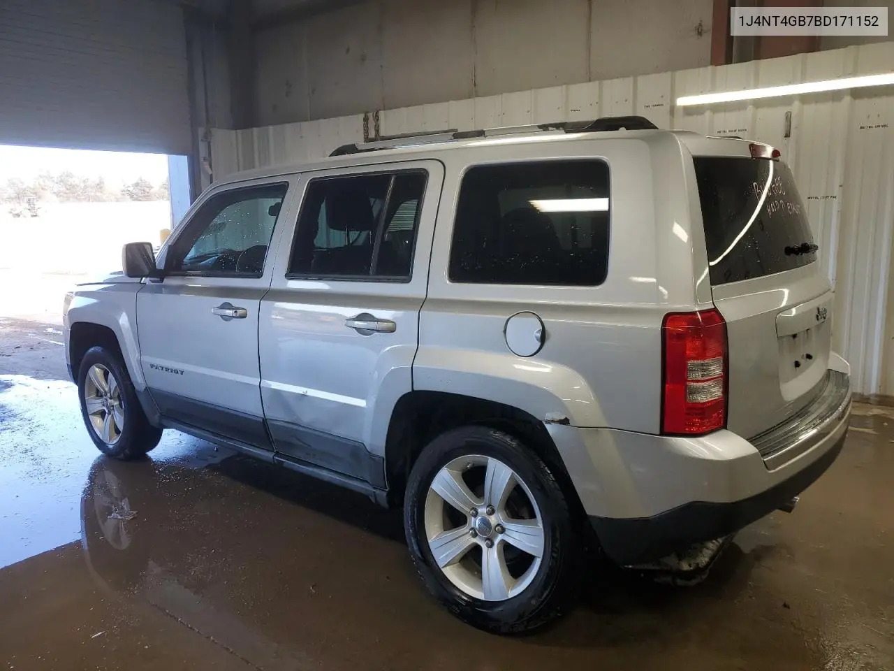 1J4NT4GB7BD171152 2011 Jeep Patriot Latitude