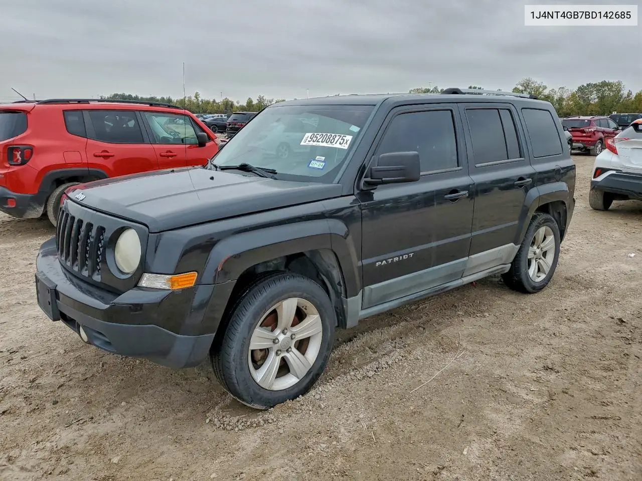 1J4NT4GB7BD142685 2011 Jeep Patriot Latitude