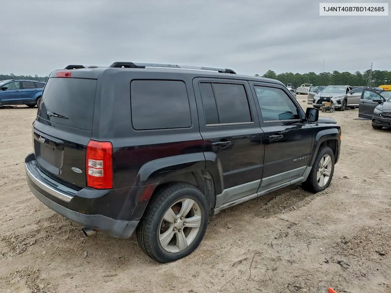 1J4NT4GB7BD142685 2011 Jeep Patriot Latitude