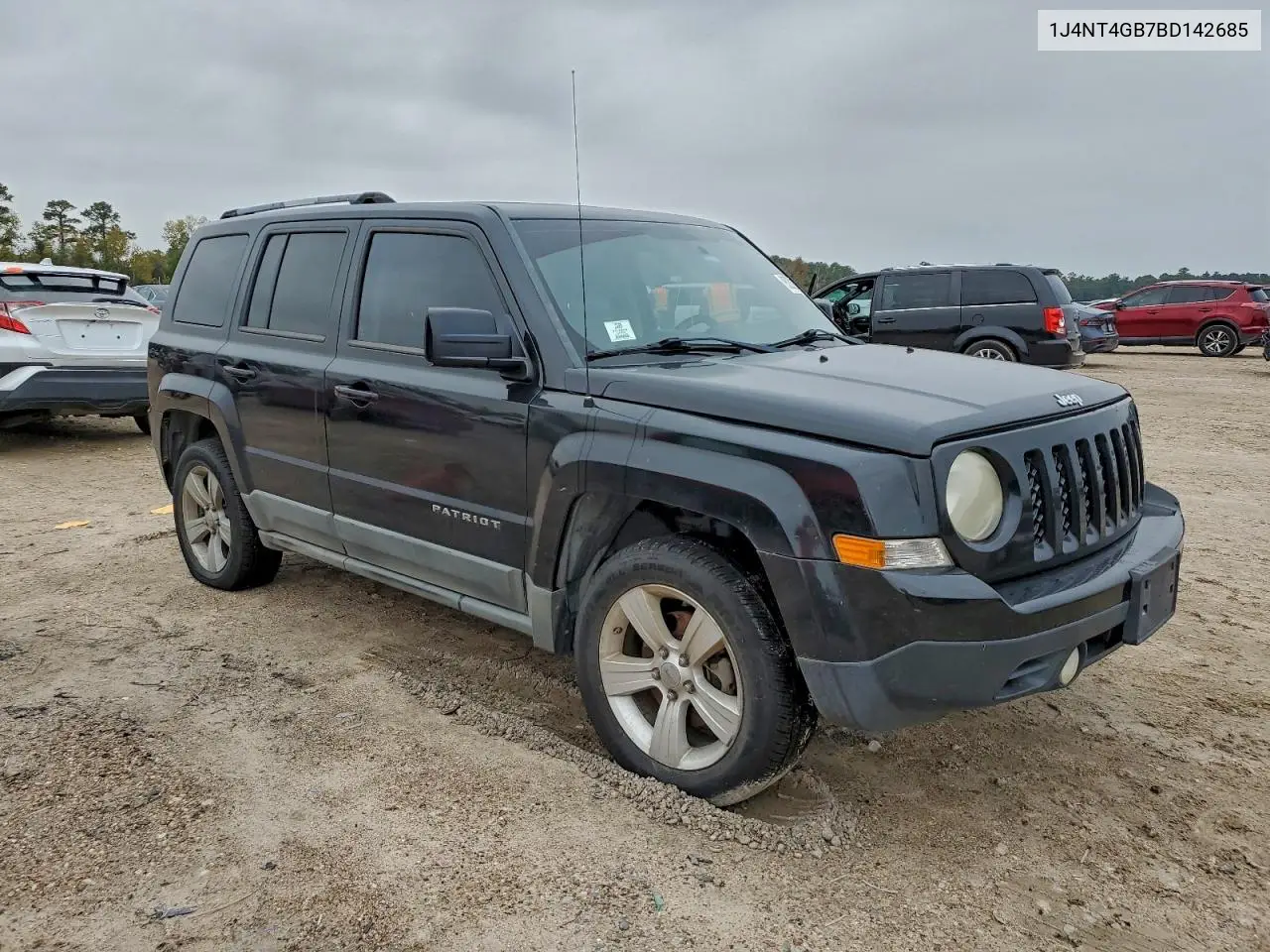 1J4NT4GB7BD142685 2011 Jeep Patriot Latitude