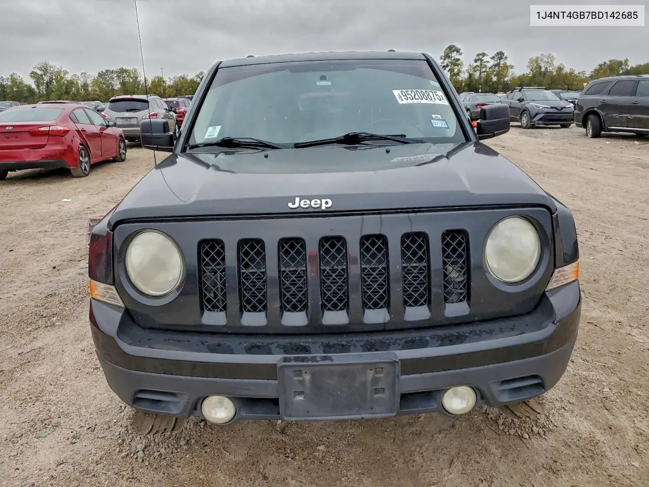 1J4NT4GB7BD142685 2011 Jeep Patriot Latitude
