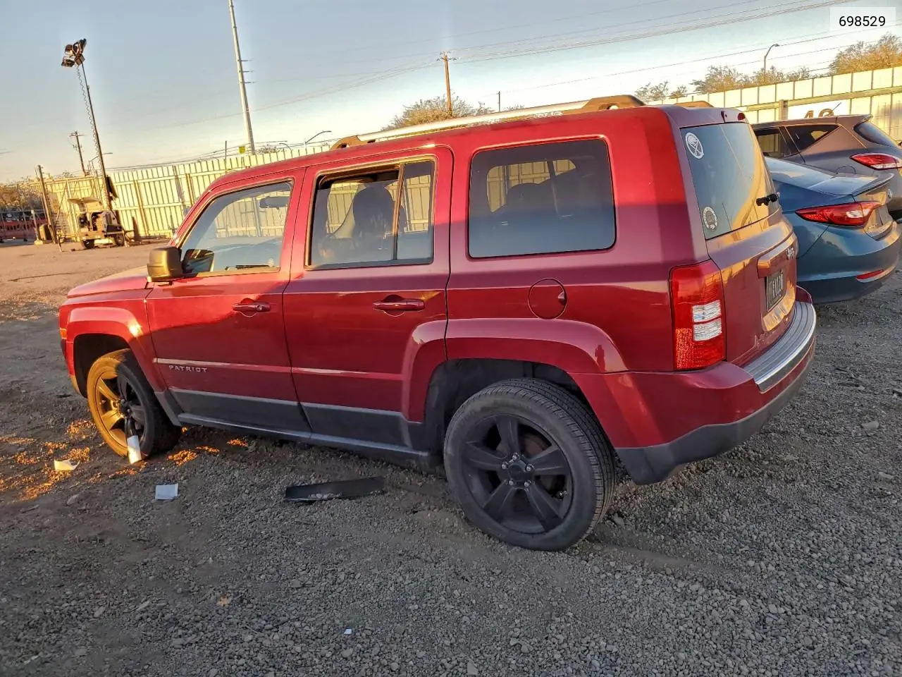 698529 2012 Jeep Patriot La