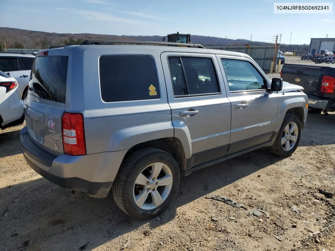 1C4NJRFB5GD692341 2016 Jeep Patriot Latitude