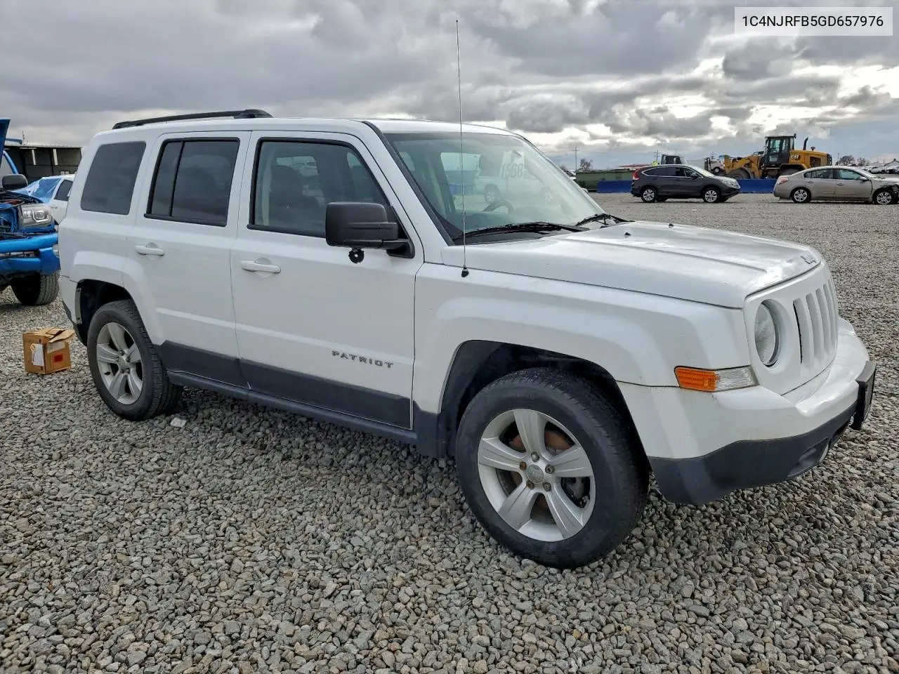 1C4NJRFB5GD657976 2016 Jeep Patriot Latitude