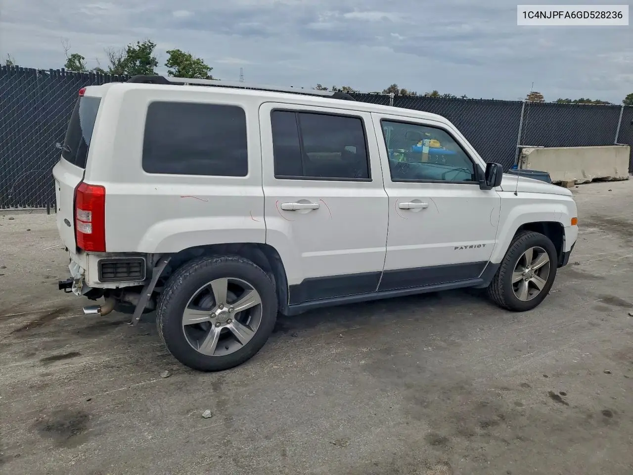 1C4NJPFA6GD528236 2016 Jeep Patriot Latitude