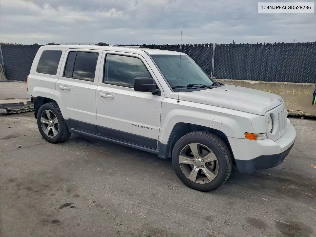 1C4NJPFA6GD528236 2016 Jeep Patriot Latitude