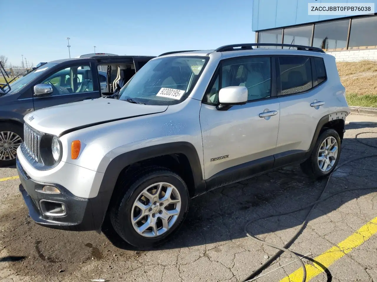 ZACCJBBT0FPB76038 2015 Jeep Renegade Latitude