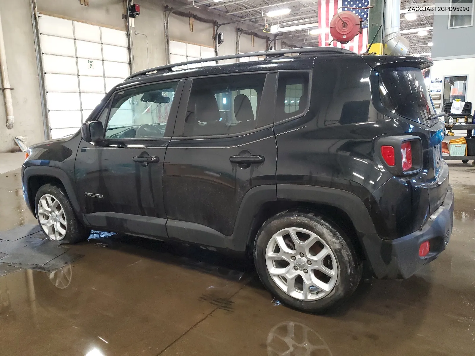 ZACCJABT2GPD95990 2016 Jeep Renegade Latitude