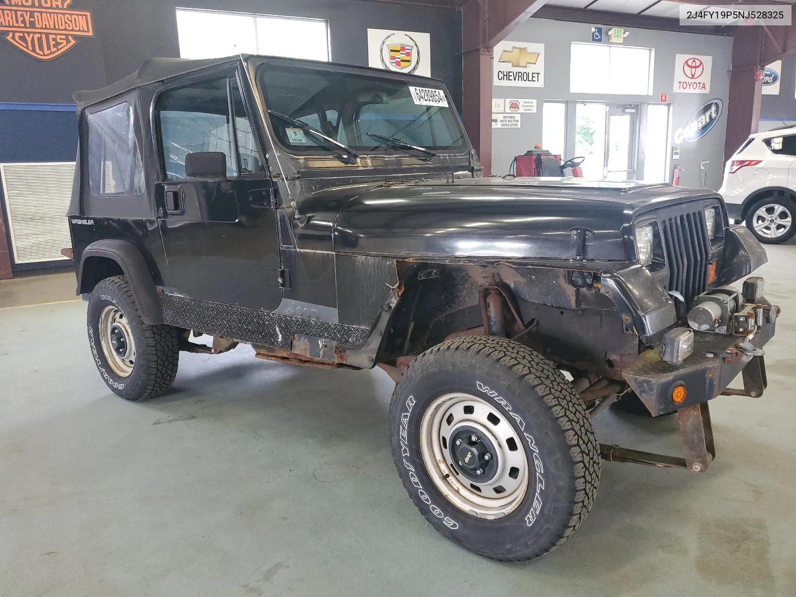 1992 Jeep Wrangler / Yj S VIN: 2J4FY19P5NJ528325 Lot: 64289854