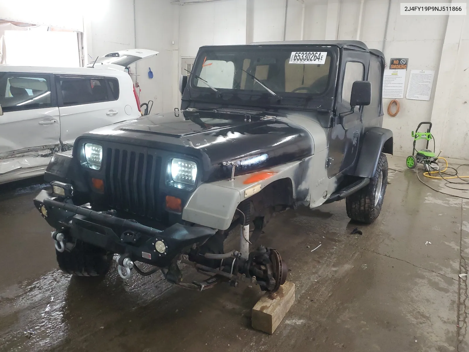 1992 Jeep Wrangler / Yj S VIN: 2J4FY19P9NJ511866 Lot: 65330264