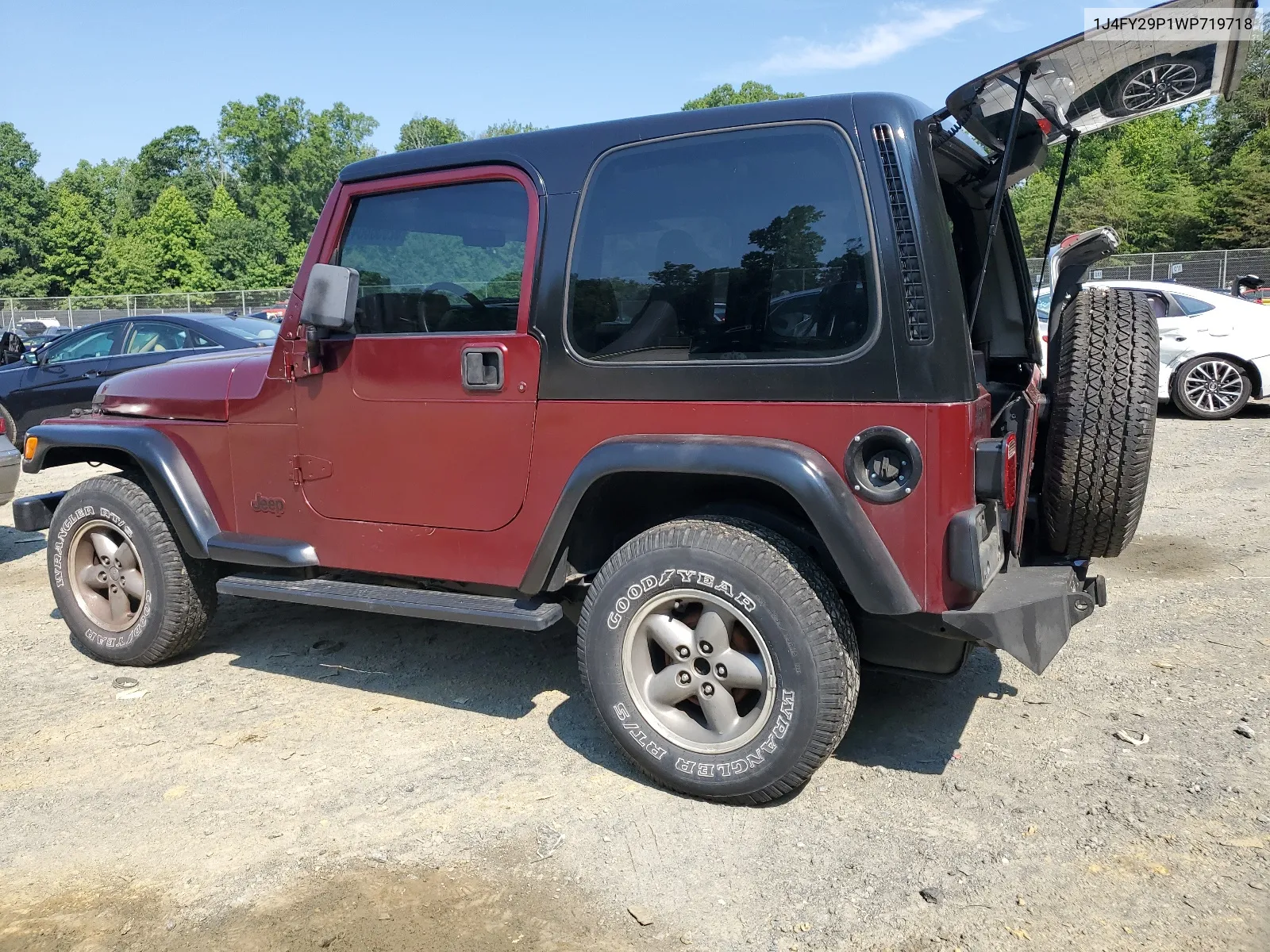 1998 Jeep Wrangler / Tj Se VIN: 1J4FY29P1WP719718 Lot: 62858884