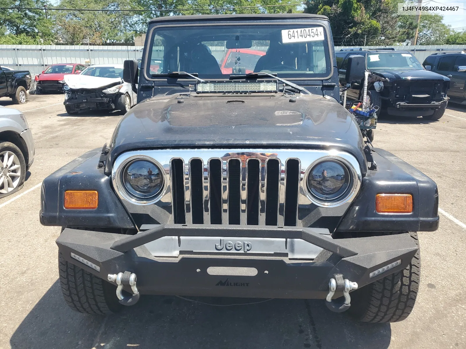 1J4FY49S4XP424467 1999 Jeep Wrangler / Tj Sahara