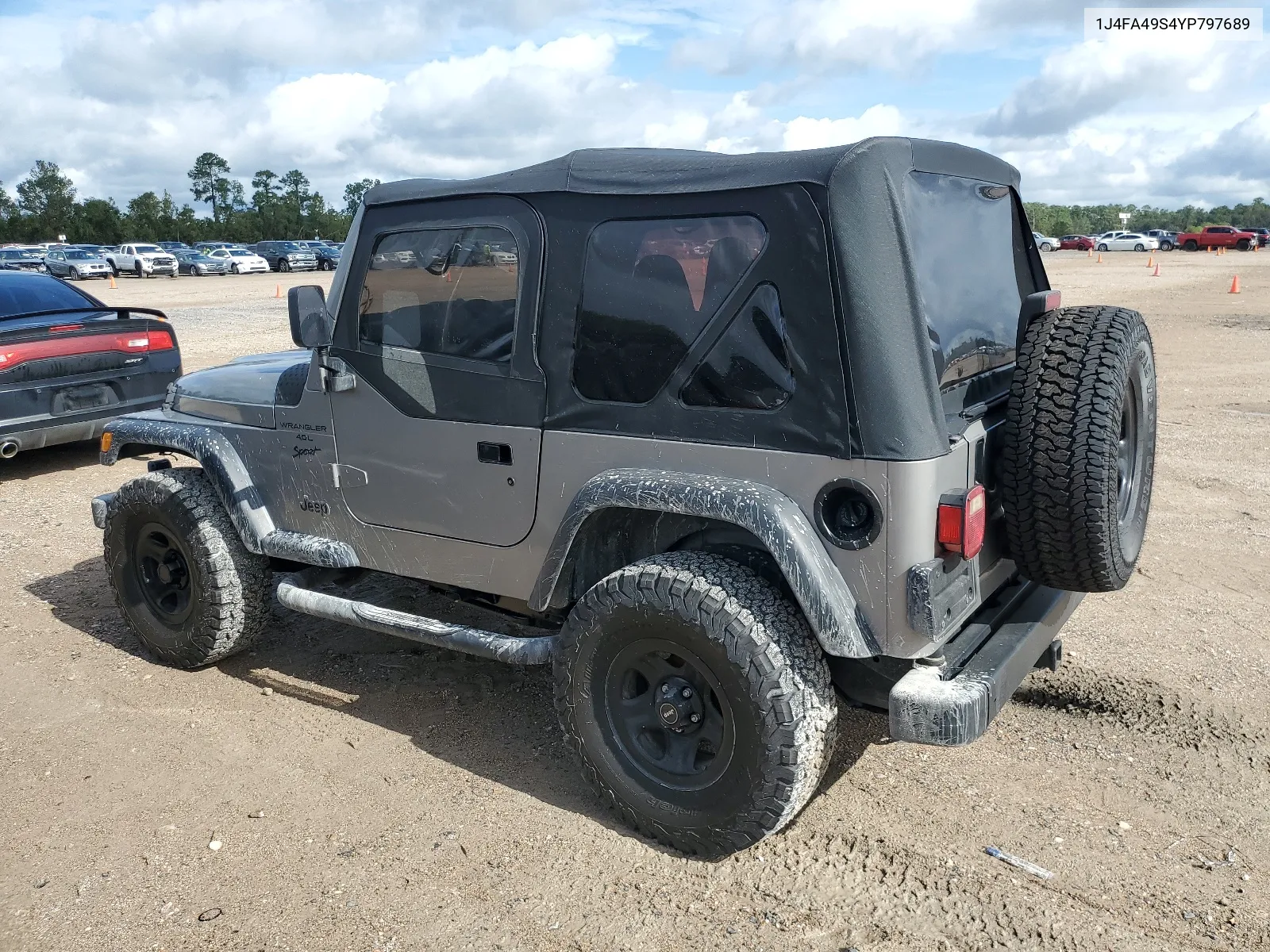 2000 Jeep Wrangler / Tj Sport VIN: 1J4FA49S4YP797689 Lot: 64570614