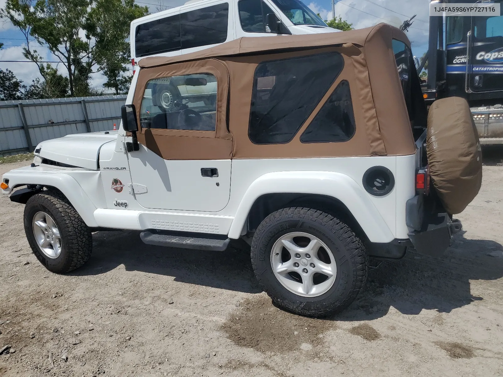 2000 Jeep Wrangler / Tj Sahara VIN: 1J4FA59S6YP727116 Lot: 66065964