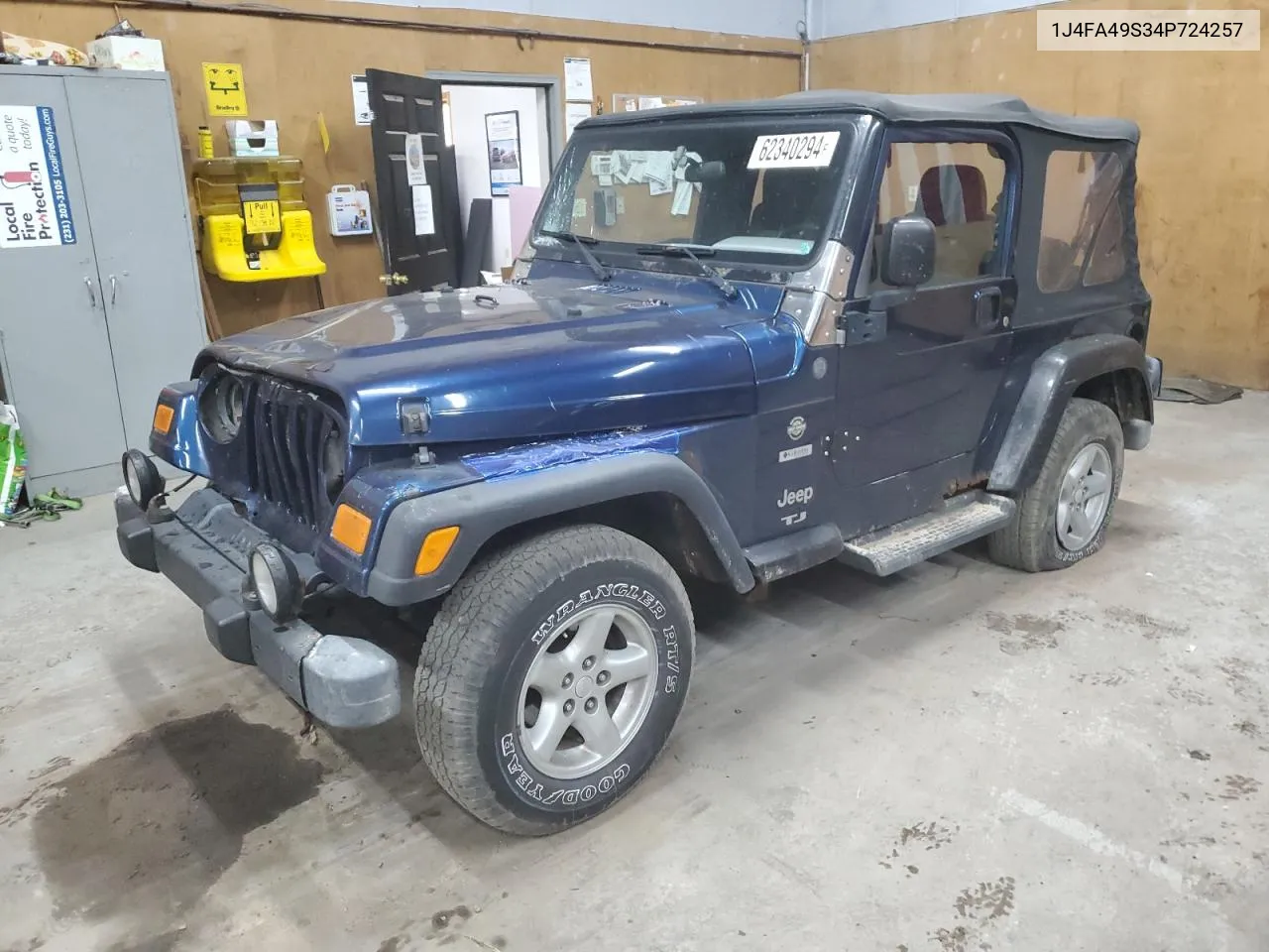 1J4FA49S34P724257 2004 Jeep Wrangler / Tj Sport