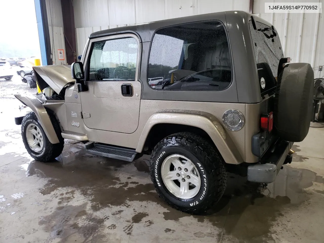 2004 Jeep Wrangler / Tj Sahara VIN: 1J4FA59S14P770952 Lot: 66498694