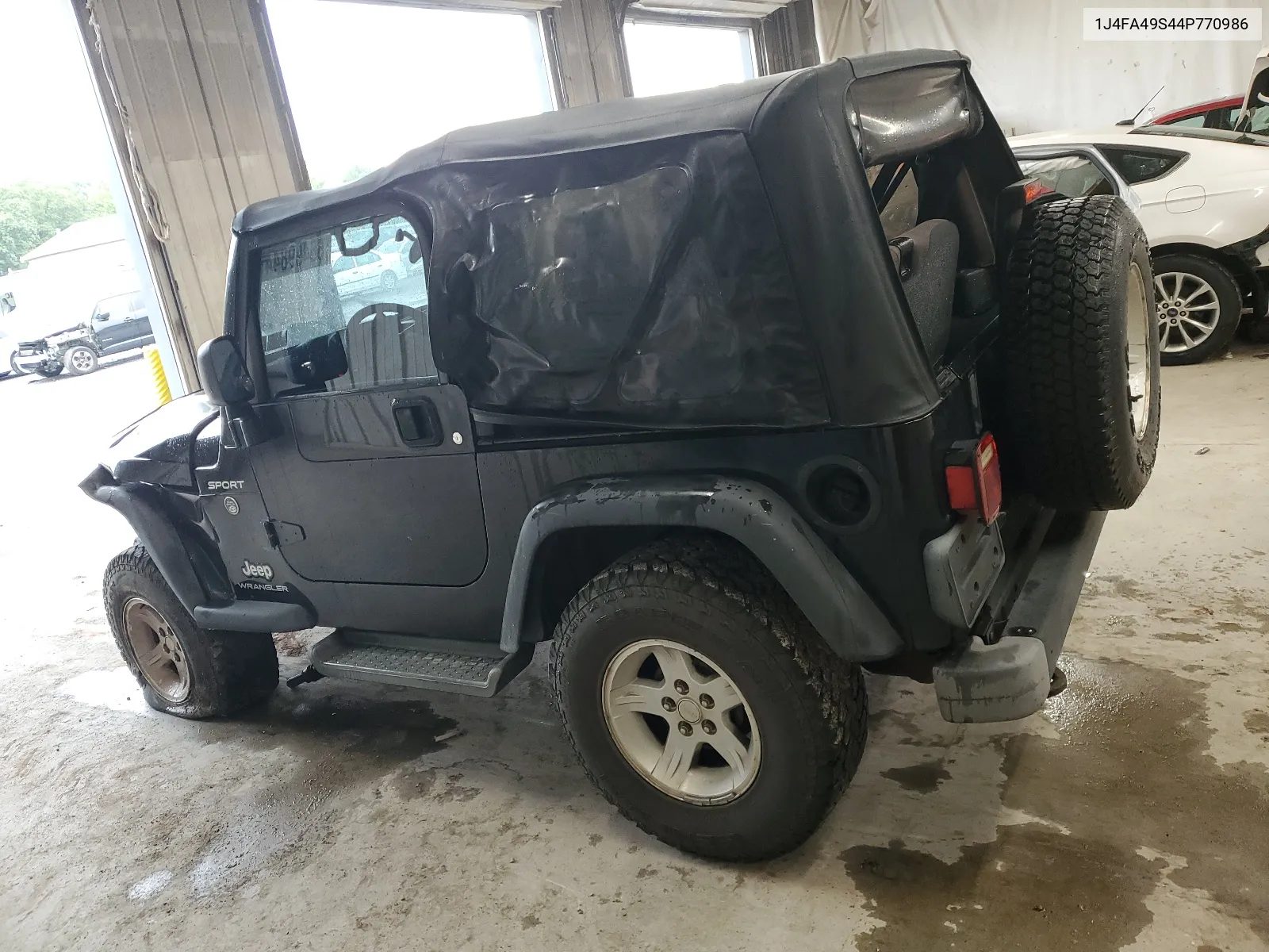 1J4FA49S44P770986 2004 Jeep Wrangler / Tj Sport