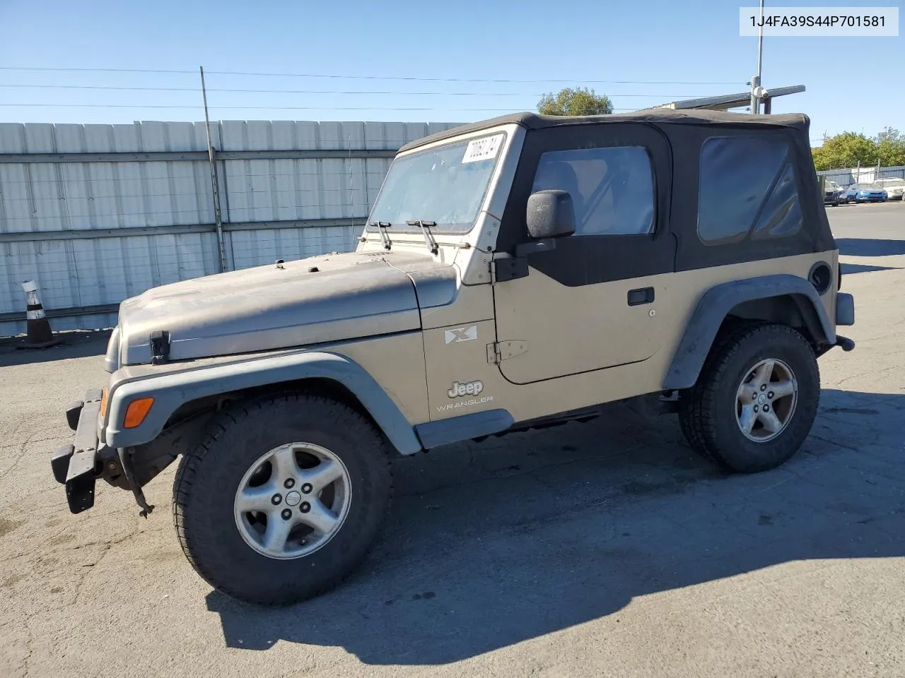 1J4FA39S44P701581 2004 Jeep Wrangler X