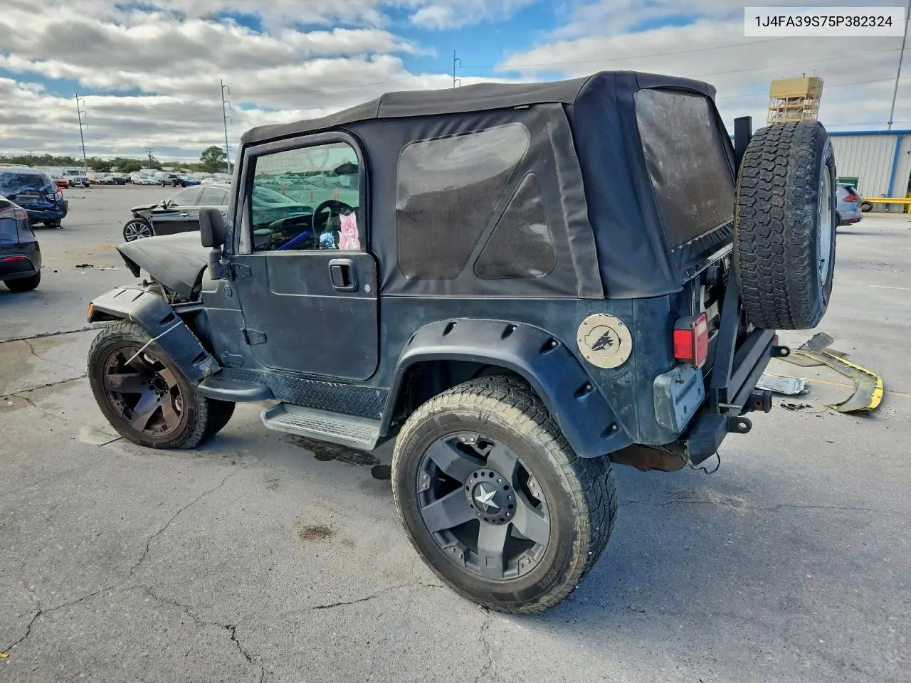 1J4FA39S75P382324 2005 Jeep Wrangler X
