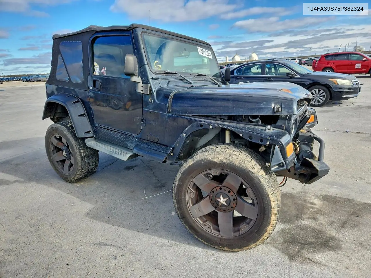1J4FA39S75P382324 2005 Jeep Wrangler X