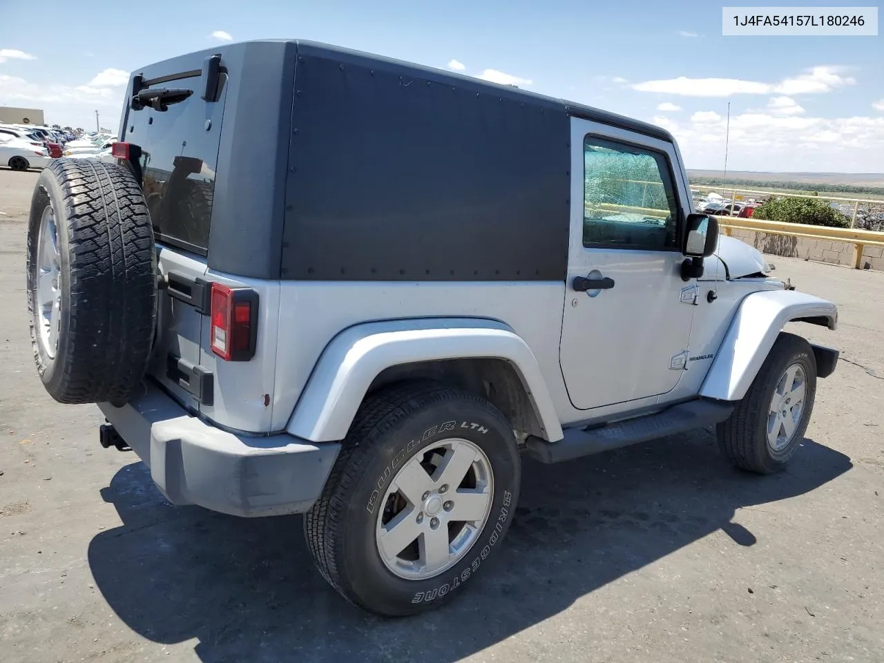 1J4FA54157L180246 2007 Jeep Wrangler Sahara