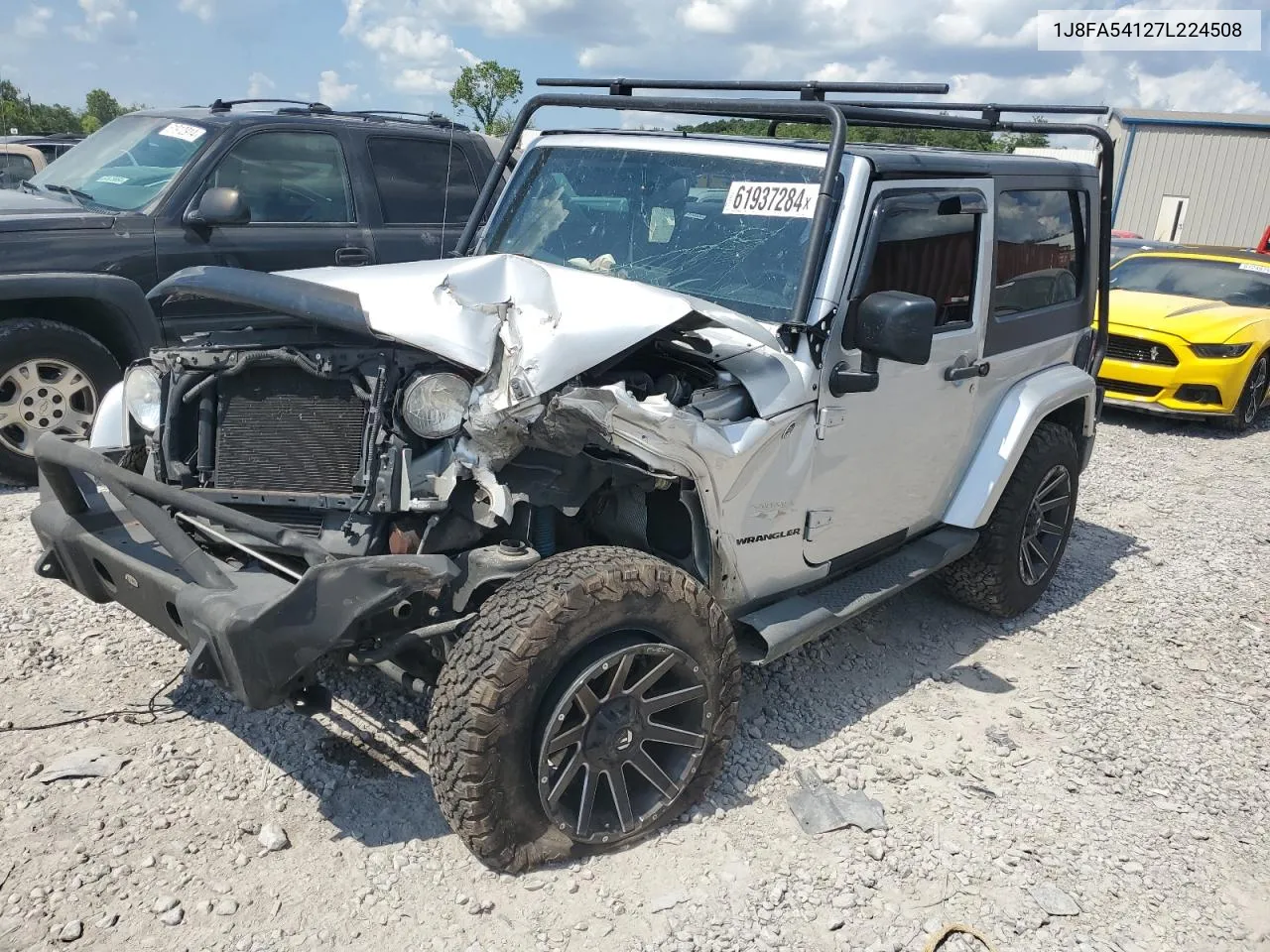 2007 Jeep Wrangler Sahara VIN: 1J8FA54127L224508 Lot: 61937284