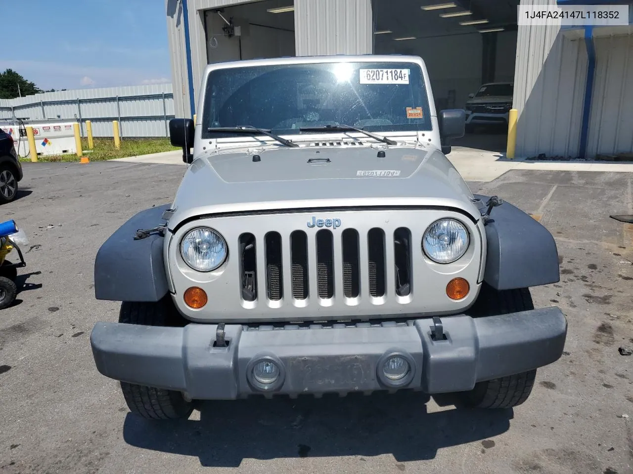 2007 Jeep Wrangler X VIN: 1J4FA24147L118352 Lot: 62071184