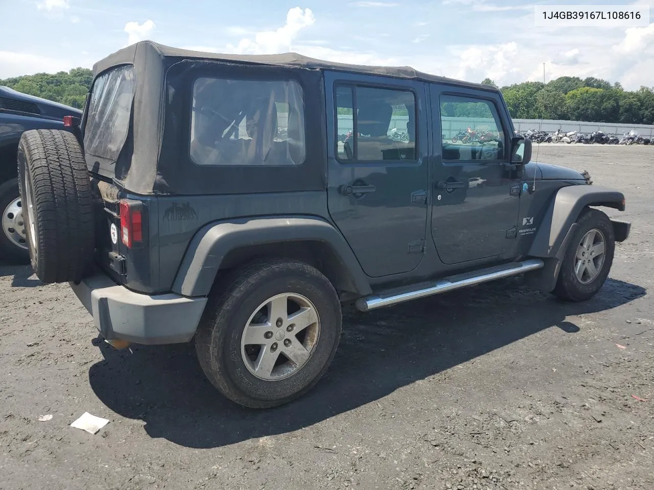 2007 Jeep Wrangler X VIN: 1J4GB39167L108616 Lot: 62071414