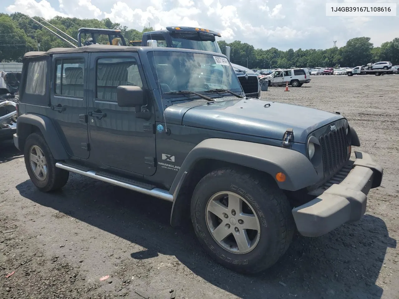 2007 Jeep Wrangler X VIN: 1J4GB39167L108616 Lot: 62071414