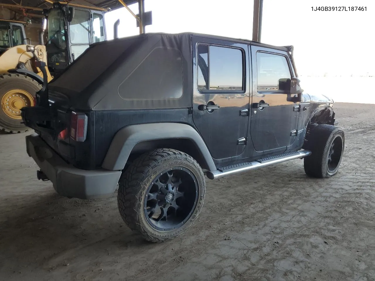 2007 Jeep Wrangler X VIN: 1J4GB39127L187461 Lot: 71464784