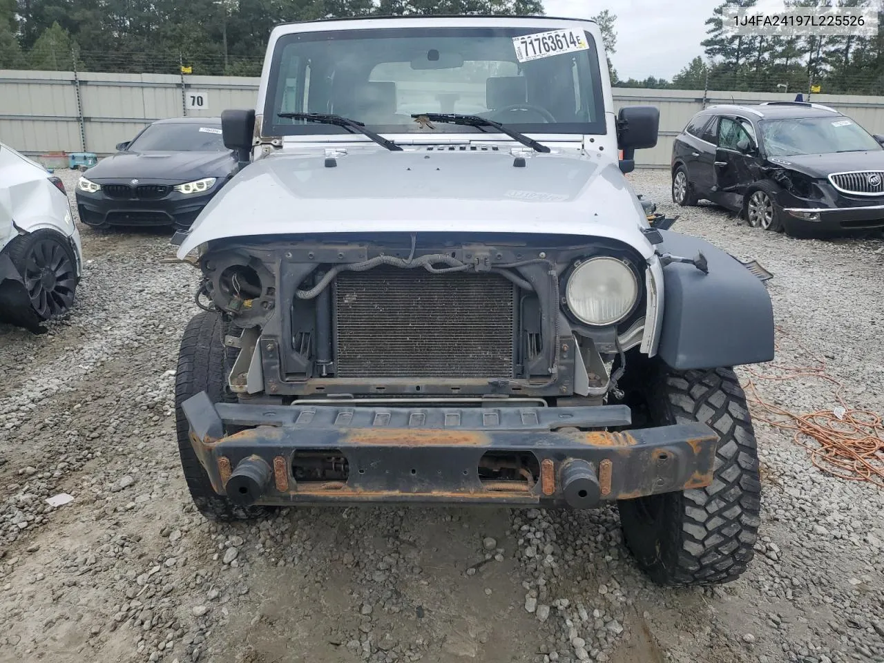 2007 Jeep Wrangler X VIN: 1J4FA24197L225526 Lot: 71763614