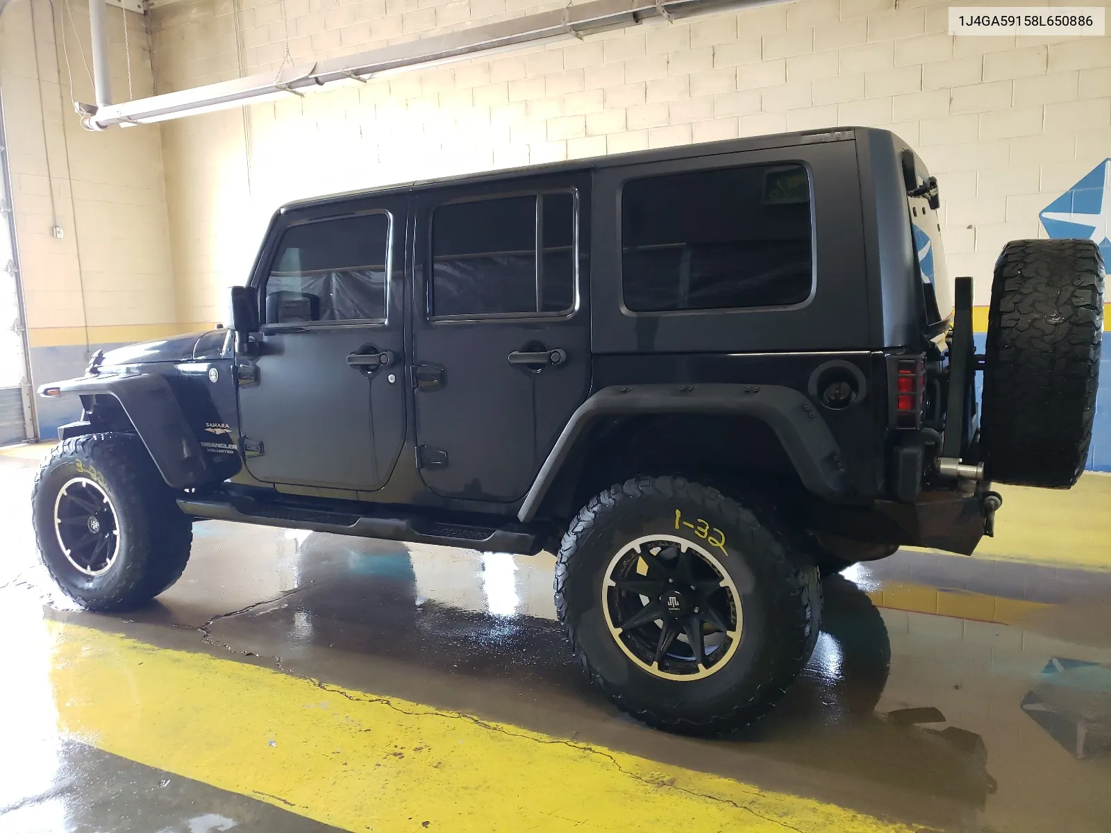 2008 Jeep Wrangler Unlimited Sahara VIN: 1J4GA59158L650886 Lot: 63256854