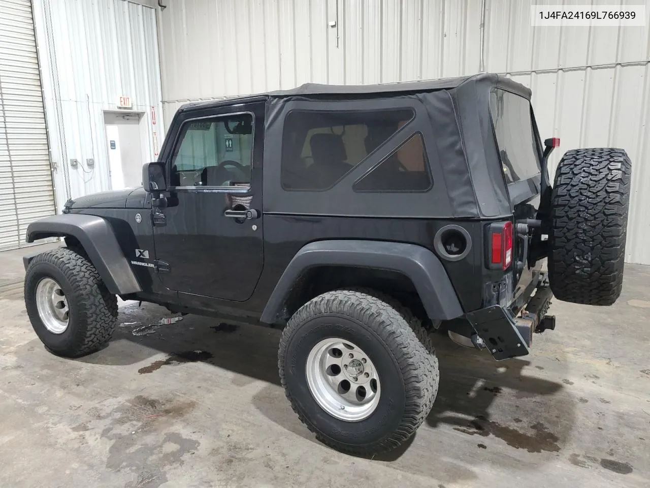 2009 Jeep Wrangler X VIN: 1J4FA24169L766939 Lot: 59516734