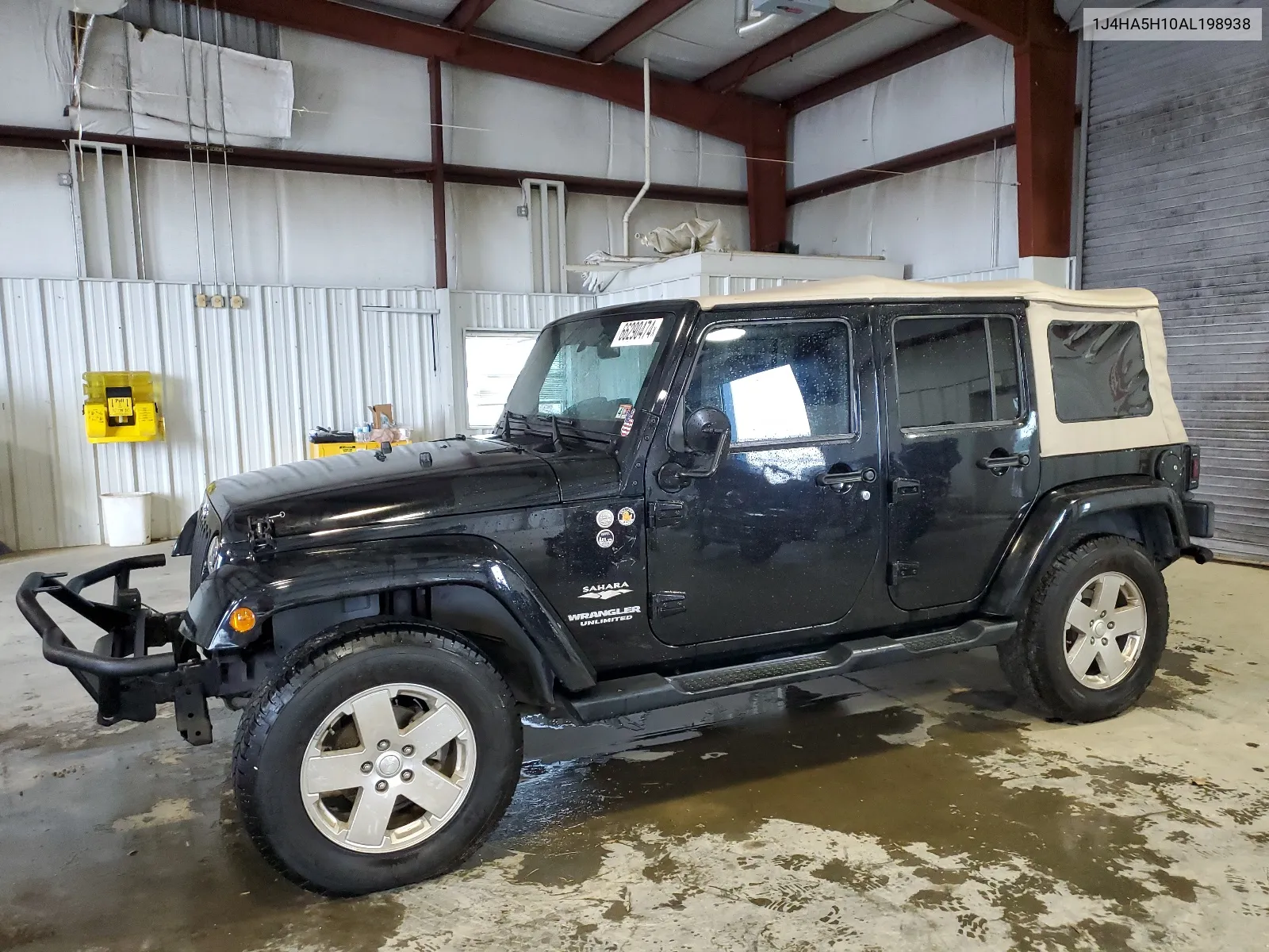 2010 Jeep Wrangler Unlimited Sahara VIN: 1J4HA5H10AL198938 Lot: 66290474