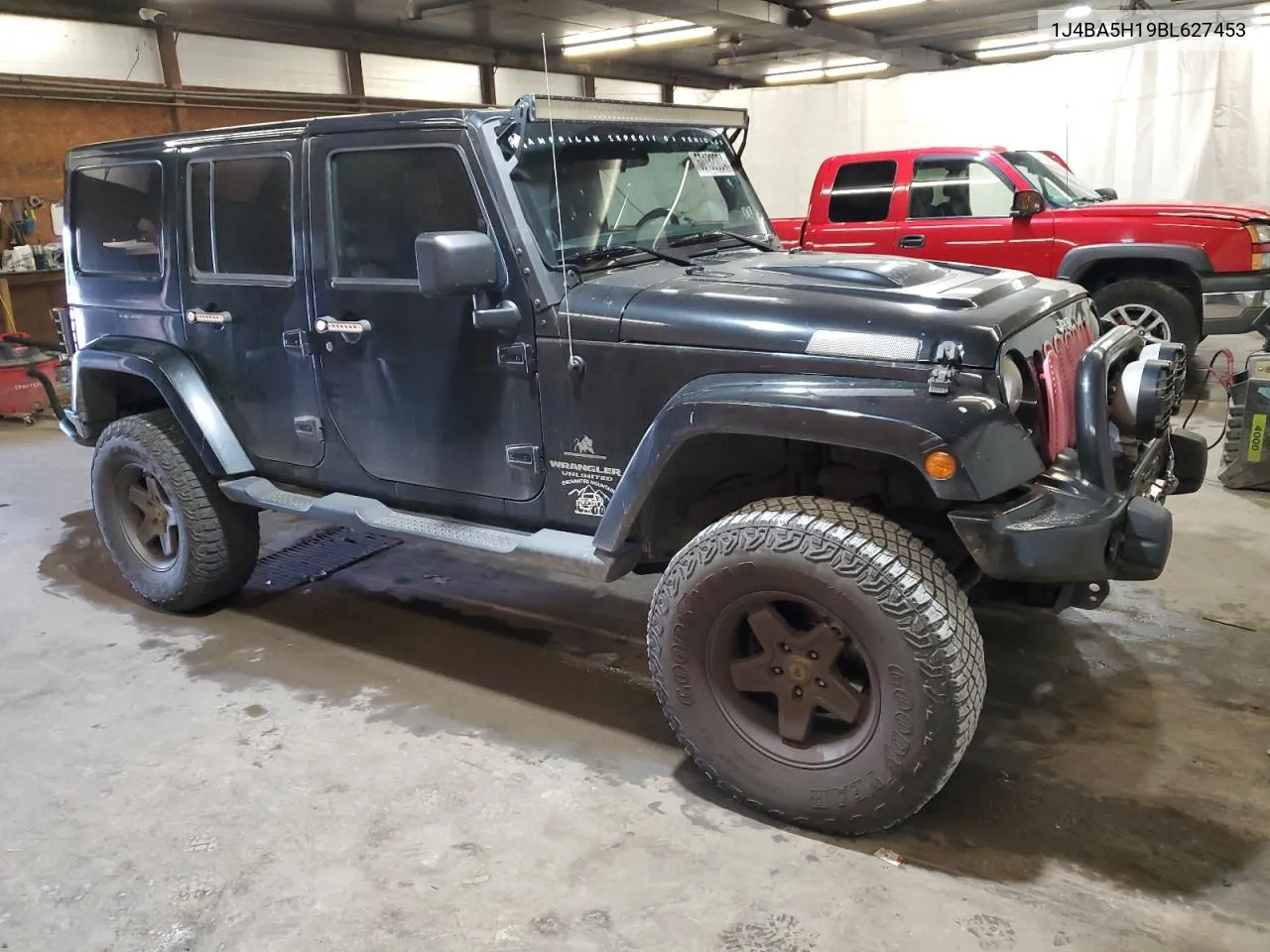 1J4BA5H19BL627453 2011 Jeep Wrangler Unlimited Sahara