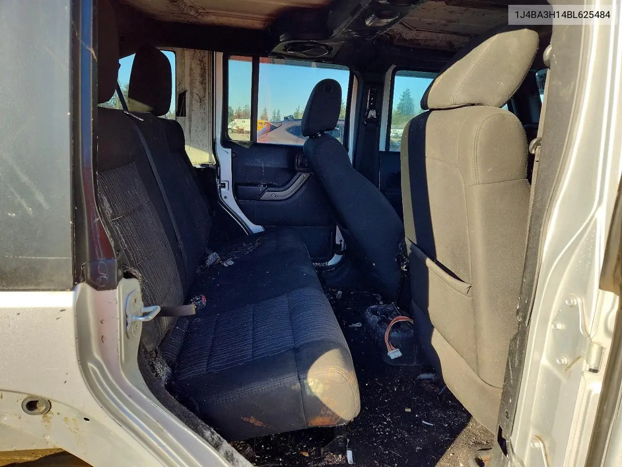 1J4BA3H14BL625484 2011 Jeep Wrangler Unlimited Sport