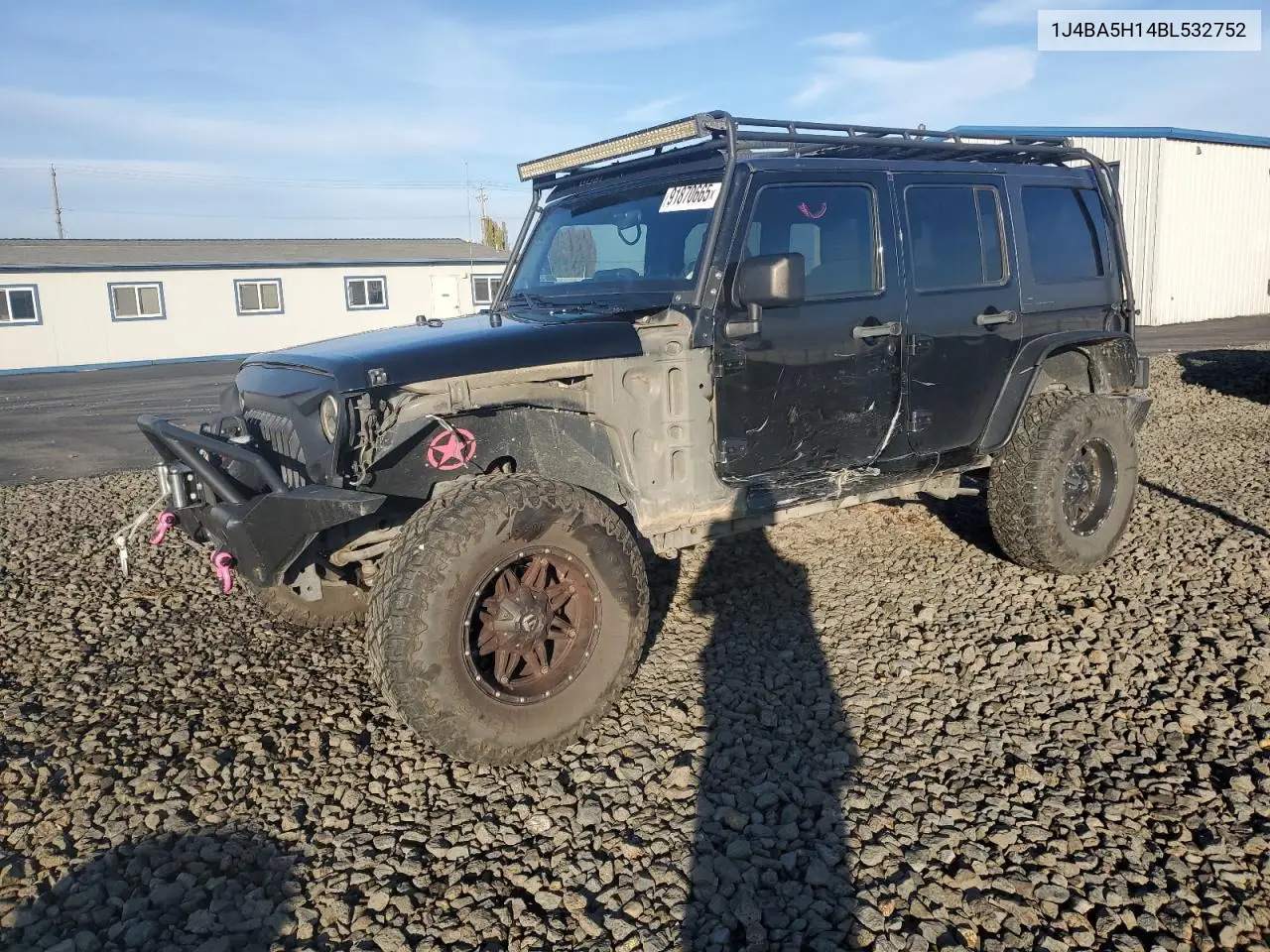 1J4BA5H14BL532752 2011 Jeep Wrangler Unlimited Sahara