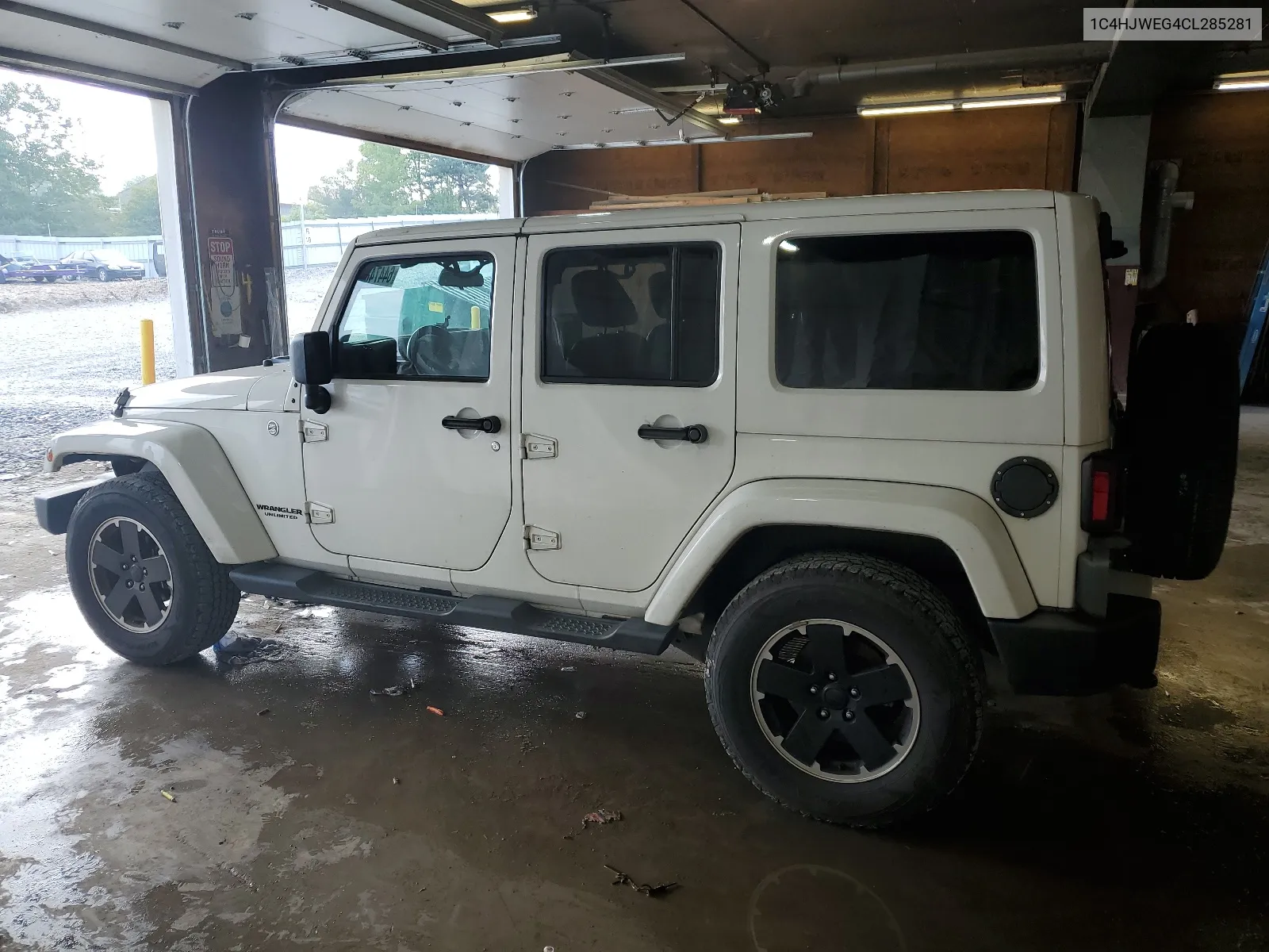 1C4HJWEG4CL285281 2012 Jeep Wrangler Unlimited Sahara