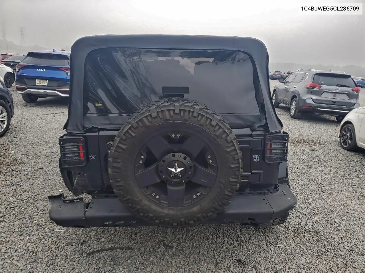 1C4BJWEG5CL236709 2012 Jeep Wrangler Unlimited Sahara