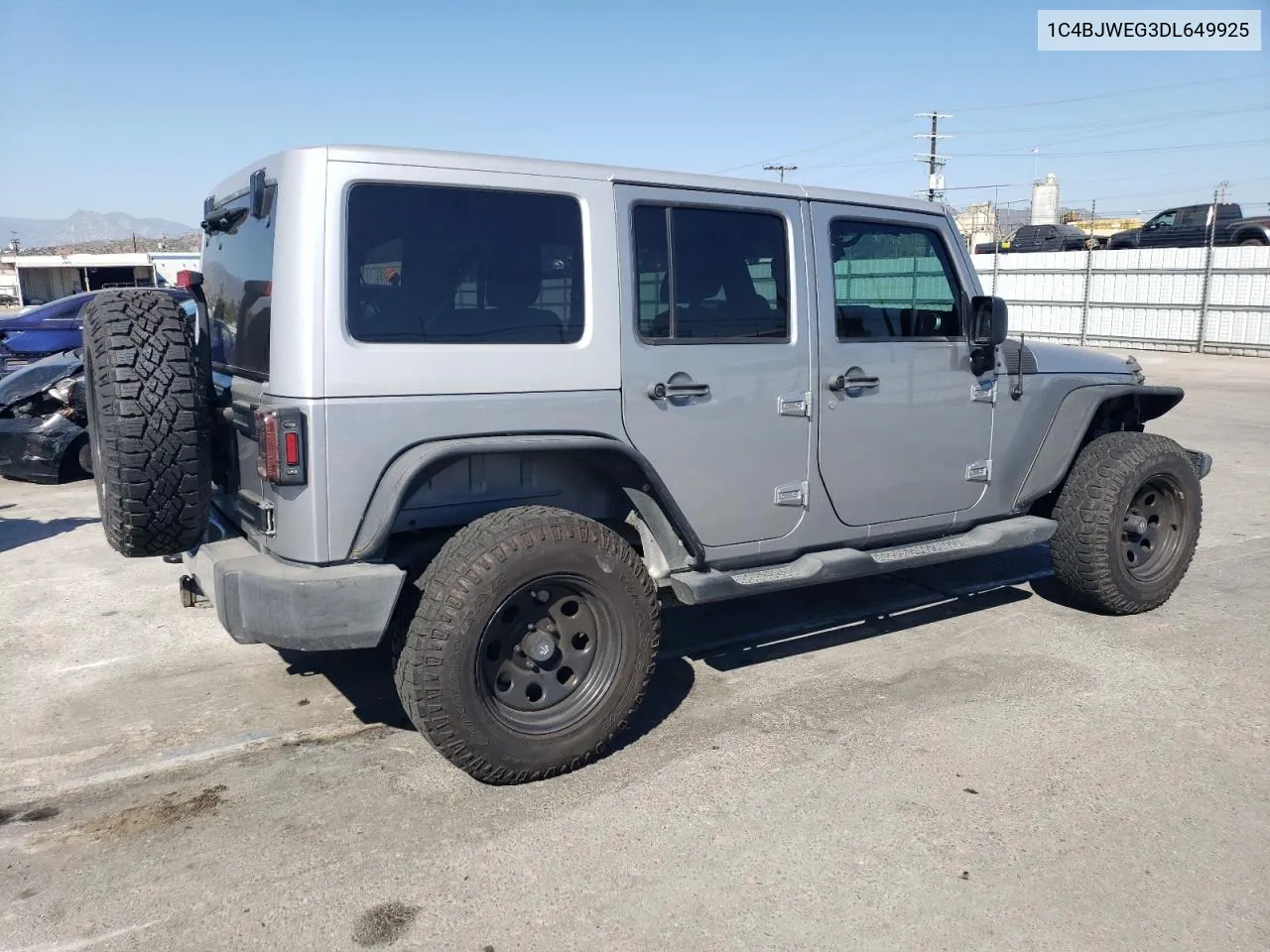 1C4BJWEG3DL649925 2013 Jeep Wrangler Unlimited Sahara